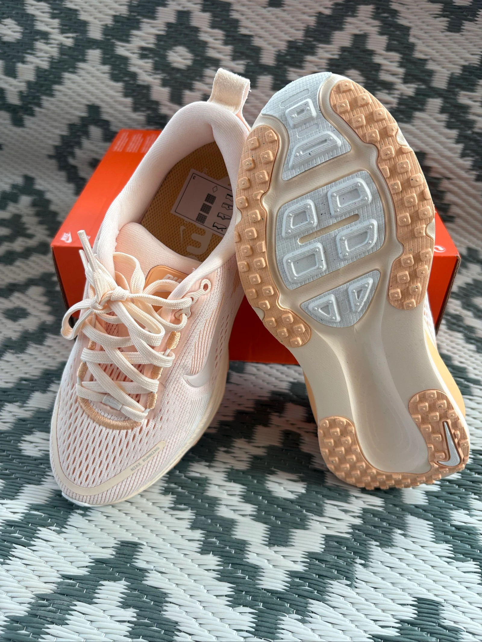 Nike Vomero 18 sneakers – photo 4